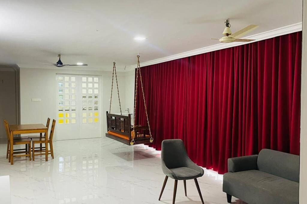 Rajamandiram 3bhk Ac In Trivandrum *